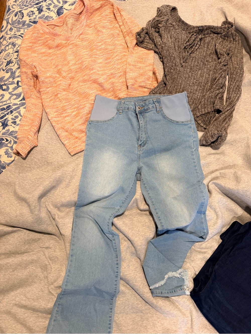Fall maternity lot! Size 6 pants. Tops size M